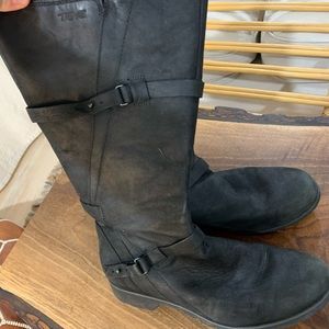 Black microsuede Teva snow boots worn twice
